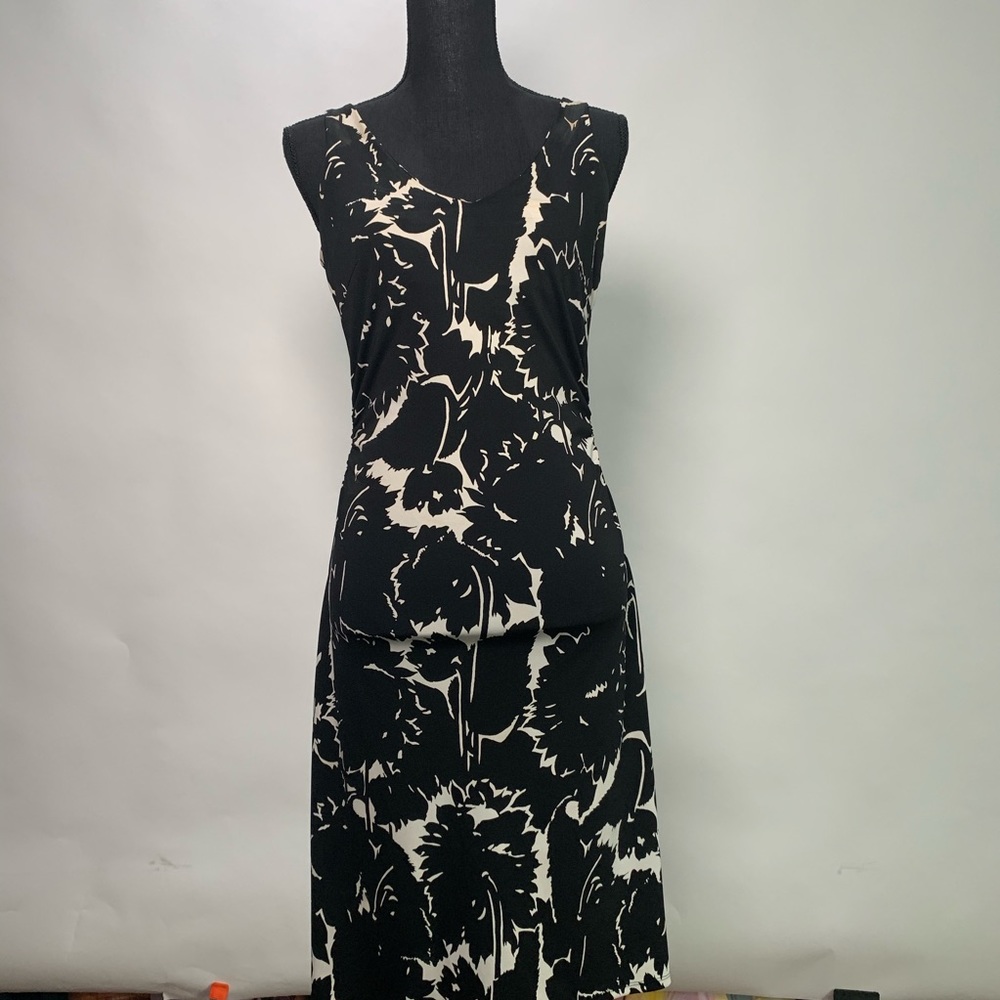 Express Black and White Floral Shift Dress 🖤🤍